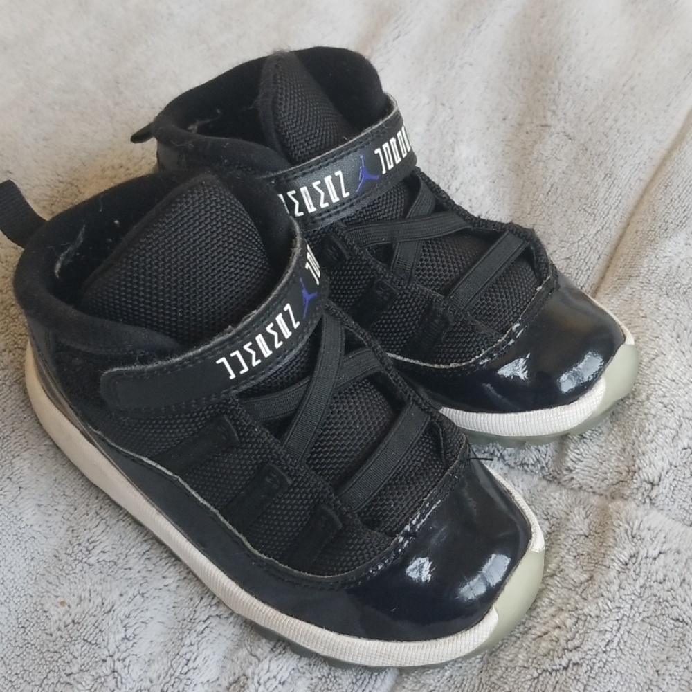 Nike Jordans toddler boys sz 26/9c